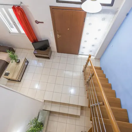 Apartment Raise Koukaki Urban Lofts