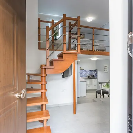 Raise Koukaki Urban Lofts *